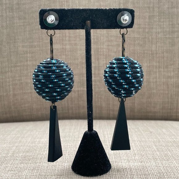 Free Press Earrings Wrap Sphere Drops Post Women Ear Jewelry New - Picture 1 of 10